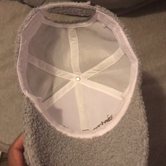 Palm angles hat - Picture 2 of 3